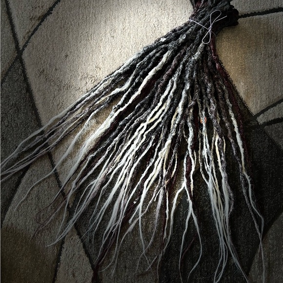 “””””””””SOLD ON OTHER APP”””””””””Dread extensions - Picture 3 of 4